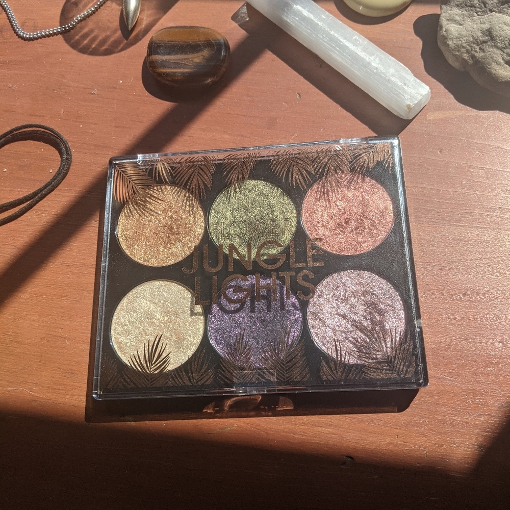 Flower Beauty Jungle Lights Palette